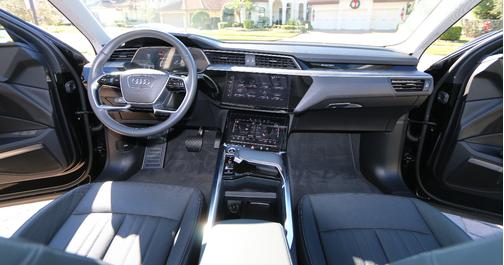 2022 Audi e-tron Premium Plus