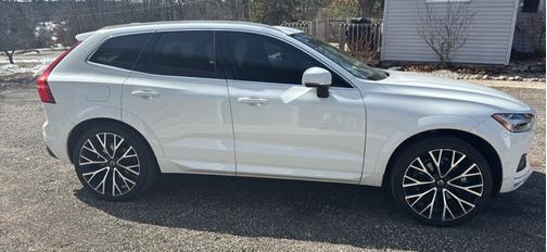 2021 Volvo XC60 T6 Momentum