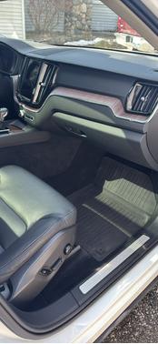 2021 Volvo XC60 T6 Momentum