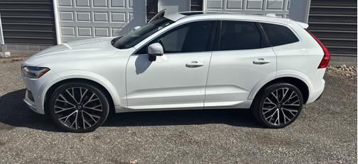 2021 Volvo XC60 T6 Momentum