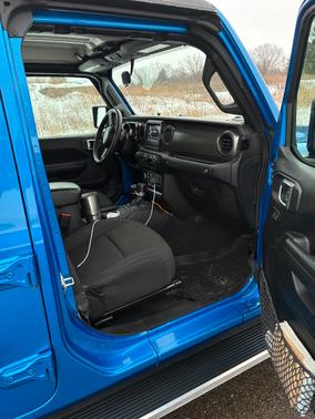 2023 Jeep Gladiator Sport S 