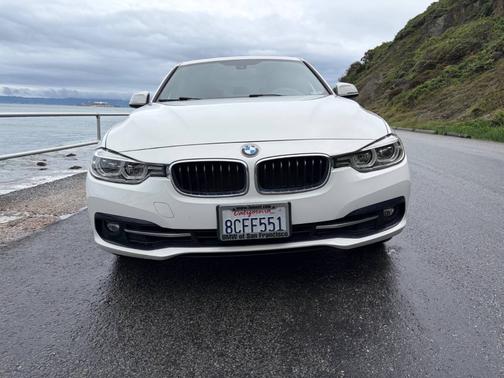 White 2018 BMW 330 i