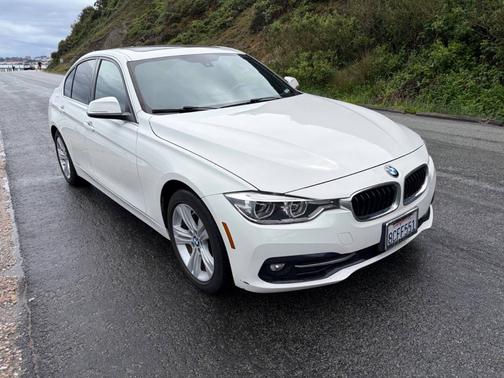 White 2018 BMW 330 i