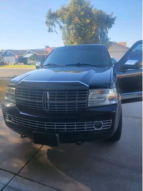 Black 2009 Lincoln Navigator L