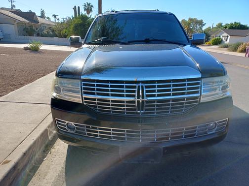 Black 2009 Lincoln Navigator L