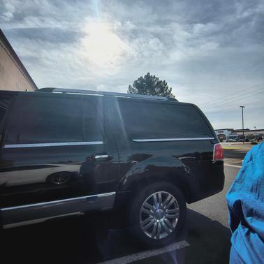 Black 2009 Lincoln Navigator L