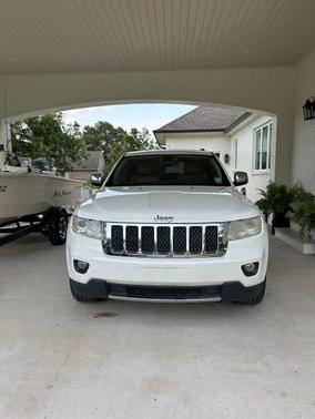 White 2011 Jeep Grand Cherokee Overland