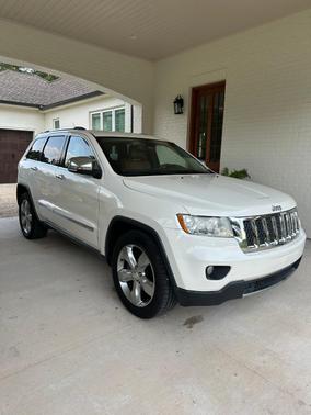 White 2011 Jeep Grand Cherokee Overland