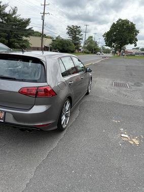 2017 Volkswagen Golf R 4-Door w/DCC & Navigation