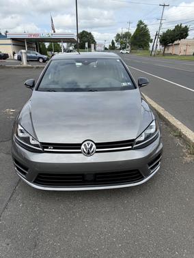 2017 Volkswagen Golf R 4-Door w/DCC & Navigation