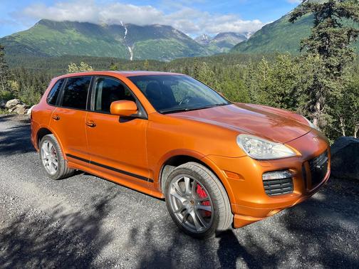 Gold 2008 Porsche Cayenne Cayenne GTS