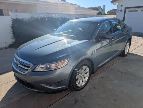 2010 Ford Taurus SE