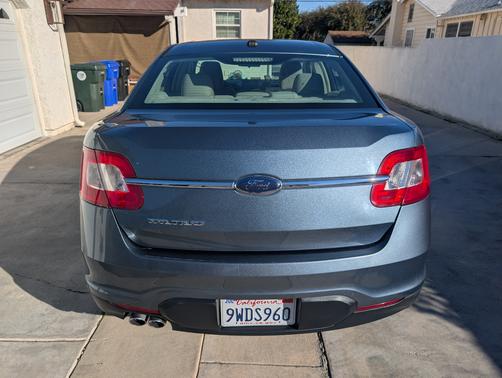 2010 Ford Taurus SE