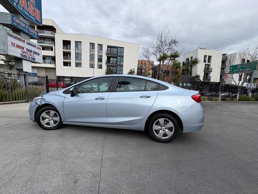 Blue 2018 Chevrolet Cruze LS