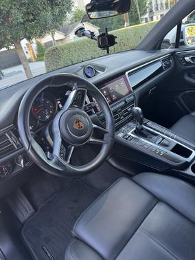 2021 Porsche Macan Base
