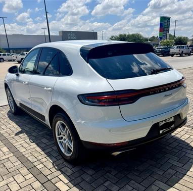 2021 Porsche Macan Base