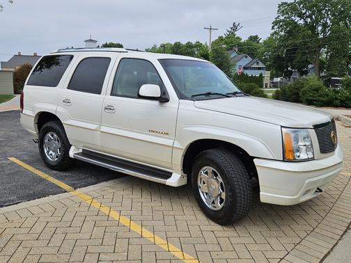 2003 Cadillac Escalade Base