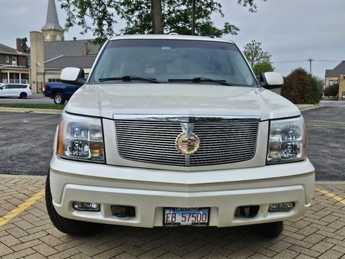 2003 Cadillac Escalade Base