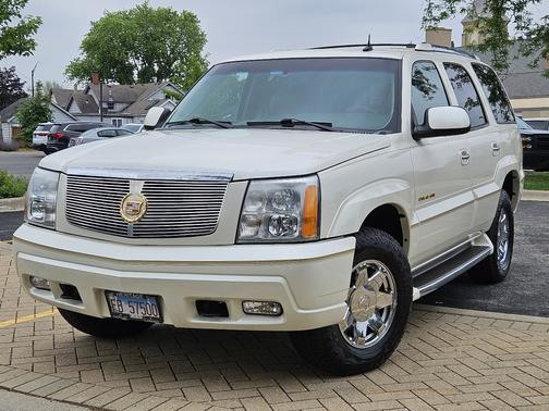 2003 Cadillac Escalade Base
