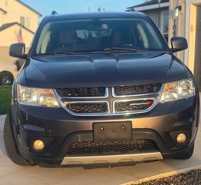 Gray 2019 Dodge Journey SE