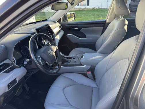 2020 Toyota Highlander Hybrid XLE