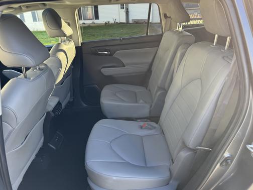 2020 Toyota Highlander Hybrid XLE