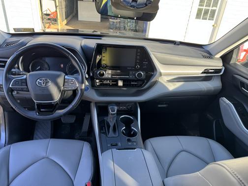 2020 Toyota Highlander Hybrid XLE
