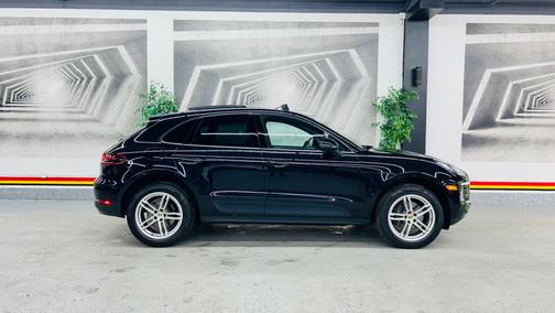 2017 Porsche Macan Base