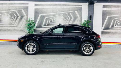2017 Porsche Macan Base