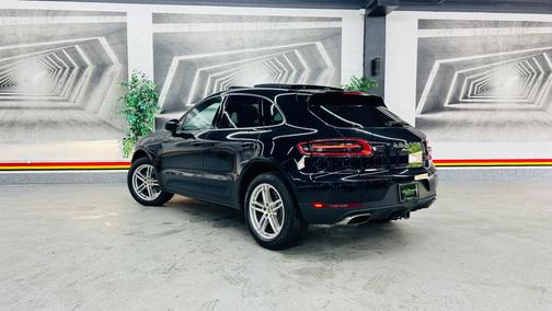 2017 Porsche Macan Base