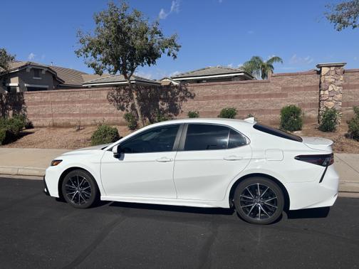 2021 Toyota Camry SE