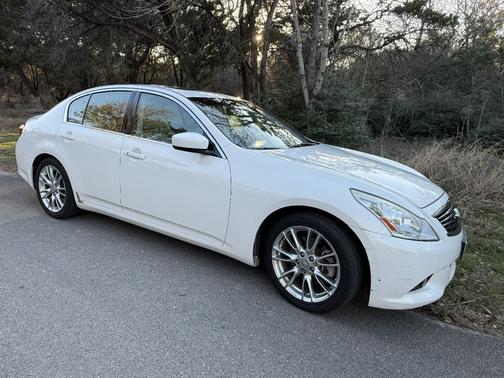 2011 INFINITI G37 Journey