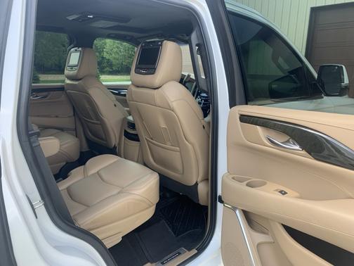 2019 Cadillac Escalade Platinum