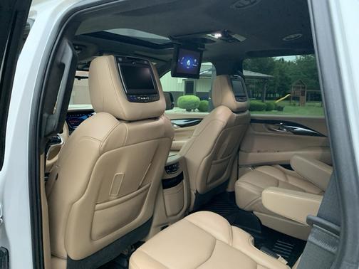 2019 Cadillac Escalade Platinum
