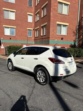 White 2014 Nissan Murano LE
