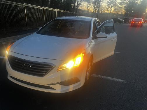 2016 Hyundai SONATA SE