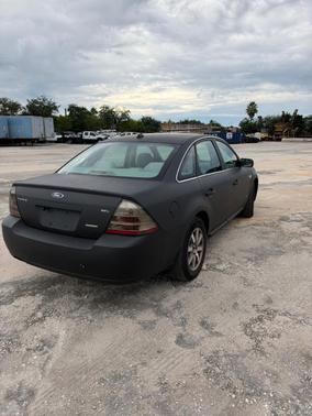 Black 2008 Ford Taurus SEL