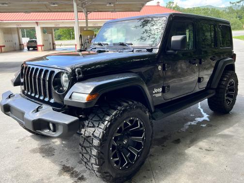 Photo 1 of 26 of 2018 Jeep Wrangler Unlimited Sport S