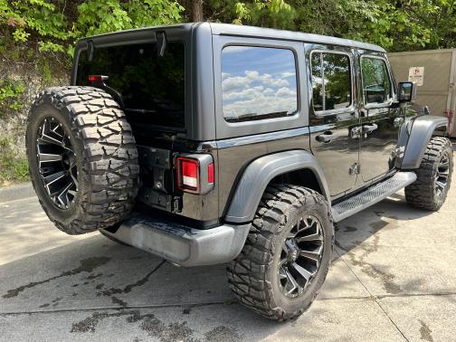 Photo 5 of 26 of 2018 Jeep Wrangler Unlimited Sport S