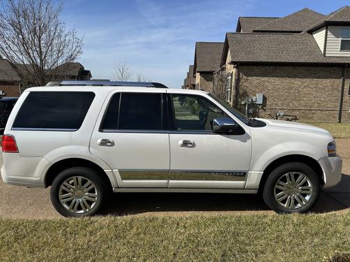 2010 Lincoln Navigator Base
