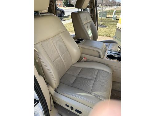2010 Lincoln Navigator Base
