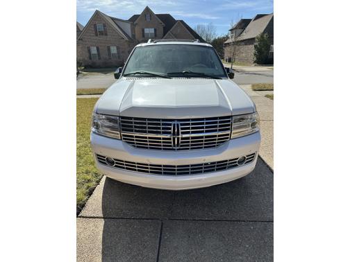 2010 Lincoln Navigator Base