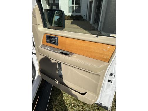 2010 Lincoln Navigator Base