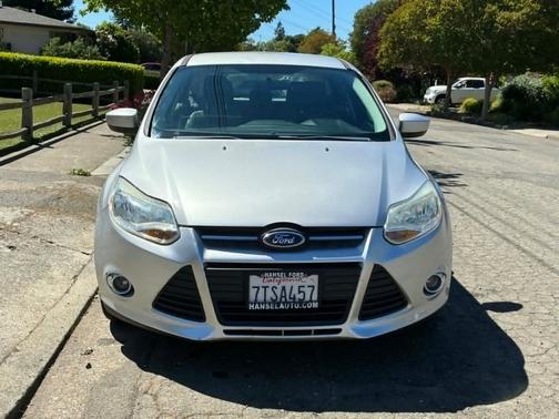 Silver 2012 Ford Focus SE