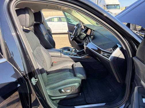 Black 2021 BMW X7 xDrive40i