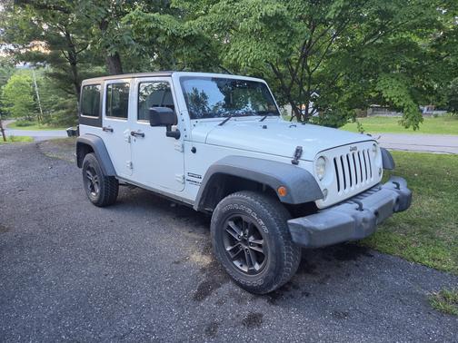 White 2017 Jeep Wrangler Unlimited Sport RHD