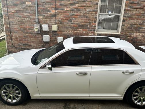 2011 Chrysler 300C Base