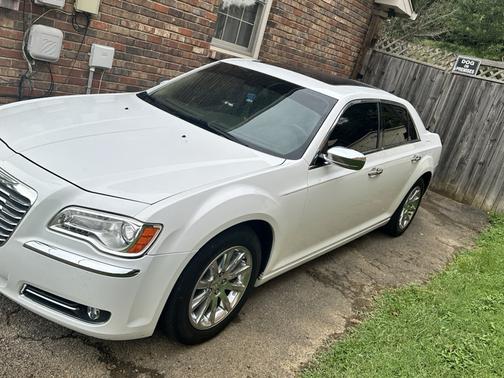 2011 Chrysler 300C Base