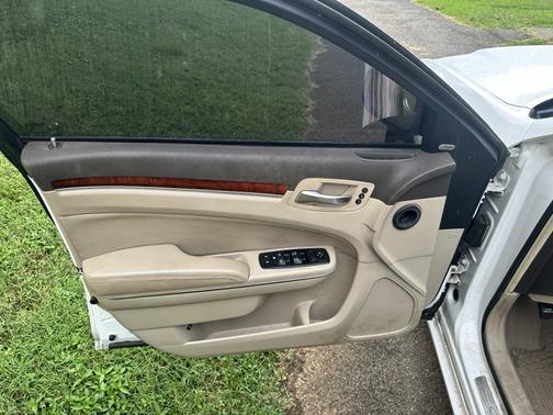 2011 Chrysler 300C Base