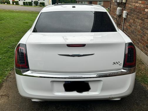 2011 Chrysler 300C Base